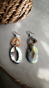 Pendientes de Cuerno de Búfalo Natural de Primera Calidad, Acabado Pulido y Brillante, Joyería Elegante para Mujer, para Boutiques y Propietarios de Tiendas - Product Image 5