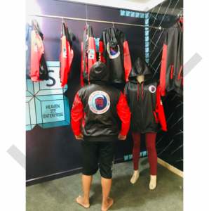 Sudadera con capucha deportiva para hombre de calidad premium, diseñada para estilo, comodidad y rendimiento. - Product Image 5