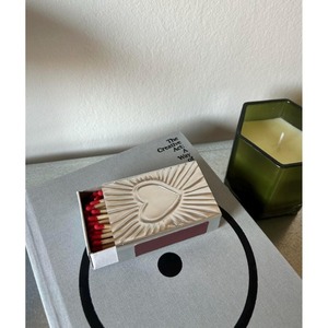 Boîte d'allumettes vintage en aluminium avec motif cœur en relief, allumettes de sécurité pour allumer les bougies - Product Image 6