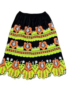 กระโปรงใส่ปาร์ตี้ของผู้หญิงพร้อมดีไซน์ใหม่มีสไตล์ปักลายสไตล์ลำลองตามสั่ง - Product Image 2