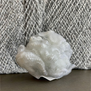 Fibra de silicona hueca reciclada 15D HS White Fiberfix para relleno de juguetes, almohadas, edredones, mantas, cojines, sofás y muebles de Vikohasan - Product Image 1