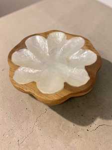 Bol à fleurs en bois fait main unique avec incrustation de coquillages nacrés, plat décoratif naturel pour la décoration de table et le service à dîner - Product Image 5