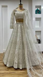 Magnifique Lehenga Choli Dupatta pour femmes, en soie filet douce de qualité supérieure, richement brodé, séchage rapide, protection solaire, idéal pour les mariages. - Product Image 3