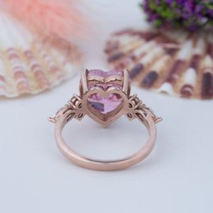Anillo de compromiso de plata 925 con diamante moissanita rosa de corte corazón, estilo americano, romántico, a la venta - Product Image 3