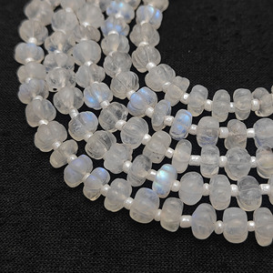 Perles de pierre de lune arc-en-ciel sculptées en forme de melon de 5 à 7 mm pour la fabrication de bijoux - Product Image 2