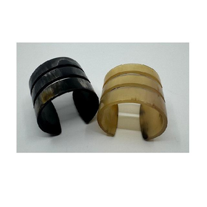 Bracelet de luxe écologique moderne fait main en corne, taille personnalisable, durable, pour femmes, fêtes, mariages, directement d'Inde - Product Image 2