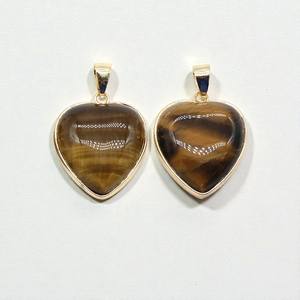 Pendentif cœur en œil de tigre naturel de 14 mm en argent sterling 925 — Breloques en pierres précieuses à rayures marron doré - Product Image 1