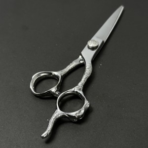 กรรไกรตัดผมมืออาชีพ 440c รุ่น Dragon Barber ผลิตจากเหล็กกล้าไร้สนิมญี่ปุ่น ปลอดภัยสำหรับร้านเสริมสวย - Product Image 4