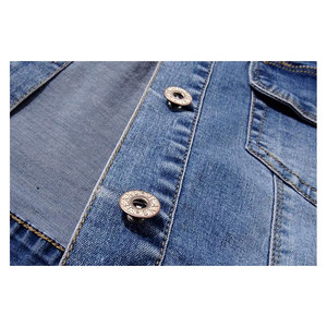 เสื้อแจ็คเก็ตยีนส์แขนสั้นสำหรับผู้หญิง กระดุมผ่าหน้า คอปกแบบผ้าคลุมไหล่ ผ้ายีนส์ยืด สวมใส่สบาย น้ำหนักเบา แฟชั่นเสื้อคลุมลำลอง ทรงเข้ารูป - Product Image 5