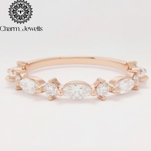 Bague de fiançailles classique pour femme en moissanite taille coussin, plaqué or 18 carats, sertie à griffes, base en argent - Product Image 5