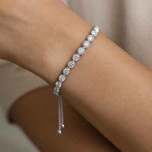 Bracelet tennis en moissanite taille ronde pour femme, serti clos, en argent sterling 925, bijoux fins, cadeau de mariage ou de fête pour partenaire - Product Image 1