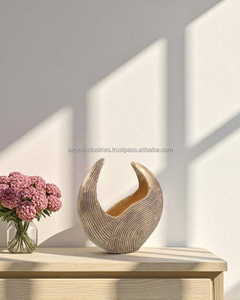 Azora Industries Jardinière décorative moderne de luxe en aluminium Vase à fleurs sculptural pour la maison Centre de table Vente en gros - Product Image 1