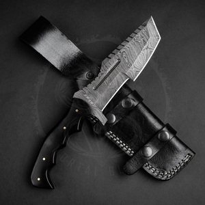 Couteau de chasse en acier Damas à lame partiellement dentelée, manche noir, couteau de camping d'extérieur avec étui en cuir - Product Image 5
