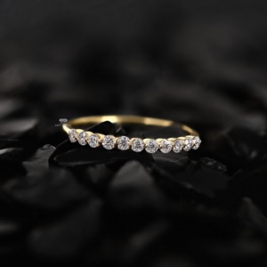 แหวนแต่งงานเพชรแล็บโกรว์แบบครึ่งวงรอบ 14K 18K ทองคำแท้ ประดับเพชรทรงกลม สามารถสวมซ้อนกันได้ เหมาะสำหรับวันครบรอบ - Product Image 6