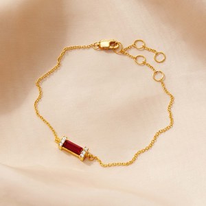 Pulsera de Granate con Corte Baguette, Plata de Ley 925, Chapada en Oro de 14K, para Cumpleaños de Enero, Estilo Art Deco, Regalo para Mujer - Product Image 1