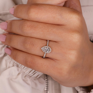 Anillo de Compromiso Unisex con Diamante de Corte Ovalado, Engaste de Lujo con Garras, 0.95 Quilates, Cultivado en Laboratorio, Certificado IGI, Anillo de Boda de Eternidad en Vermeil de 14k - Product Image 2