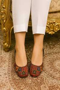 Chaussures plates anti-dérapantes pour femmes, style Khussa indien pakistanais, faites à la main, élégantes, à motifs floraux, avec pierres, tailles et couleurs personnalisées, pour l'été - Product Image 5
