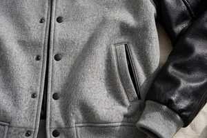 Veste universitaire pour homme en laine avec manches en cuir, style baseball, patch brodé, col rond, décontractée, hiver, polaire, streetwear - Product Image 3