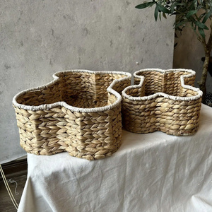 Juego de 2 cestas de almacenamiento con forma de hueso, cestas de almacenamiento tejidas de jacinto de agua para perros y gatos, hechas en Vietnam. - Product Image 2