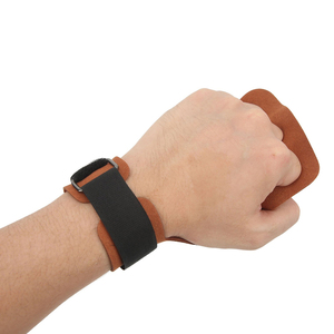 ที่ครอบมือหนังแบบสามนิ้ว สำหรับดึงข้อ ยกน้ำหนัก ฝึกซ้อมยิมนาสติก - Product Image 3