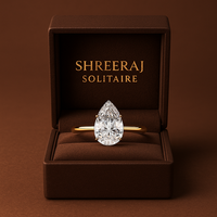 Anillos de Boda Unisex SHREERAJ SOLITAIRE de Oro Amarillo de 14K con Engaste de Barra Estilo Religioso, Moissanita de Corte Pera de 1ct Certificada por IGI