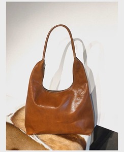 Best Manufacturing Waterproof Zipper Closure Luxury Fashion Hobo <b>Bag</b> for Women with Chain Strap and Large Capacity - Product Image 6