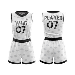 Ensemble d'uniformes de basketball pour femmes adultes 100 % polyester sans manches respirant imprimé par sublimation anti-humidité logo personnalisable - Product Image 3