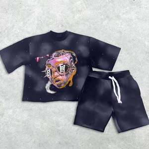 ชุดเสื้อยืดและกางเกงขาสั้นลำลองสำหรับผู้ชายลาย Acid Wash ดีไซน์เก๋ไก๋ประดับด้วย Rhinestone แต่งลายขาดๆ พร้อมปักลายตามสั่งและสกรีนลาย - Product Image 2