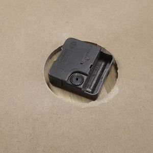 Orologio da Parete in Legno da 23,6 Pollici, Elegante Decorazione per la Casa con Design Raffinato - Product Image 4