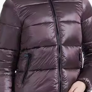 Chaqueta acolchada corta de invierno con diseño personalizado, brillante, con cuello alto y cremallera, a prueba de viento, para mujer. - Product Image 5