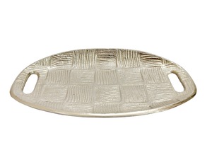 Plateau décoratif ovale en métal argenté avec motif à carreaux et poignées intégrées, design rustique, finition vieillie antique - Product Image 1