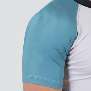 T-shirt de compression à manches courtes pour homme, blanc et bleu, à séchage rapide, anti-UV, fabriqué au Pakistan - Product Image 6