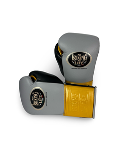 ถุงมือฝึกซ้อม No Boxing No Life สีเทาอ่อนและสีดำทอง ถุงมือชกมวยดีไซน์ใหม่แบบผูกเชือก ผลิตตามสั่ง - Product Image 1