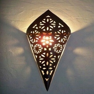 Modern Metal <b>Wall</b> <b>Sconce</b> With Intricate Pattern Design For Indoor Living Room Decor - Product Image 6