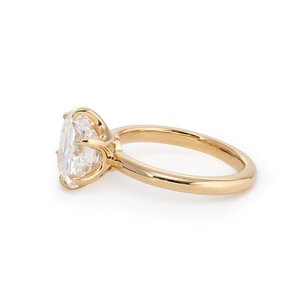 Bague solitaire de luxe en or jaune 14K pour femme, avec diamant de laboratoire VVS1 3 carats taille Old Mine, certifié IGI, monture florale à 6 griffes - Product Image 5