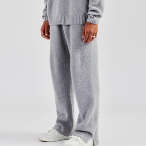 ชุดฤดูหนาวใหม่สำหรับผู้ชาย กางเกงไหมพรมเนื้อนุ่มทรงหลวม แต่งกระเป๋าถักพร้อมโลโก้สั่งทำ กางเกงจ็อกเกอร์ไหมพรมสำหรับผู้ชาย - Product Image 2