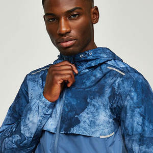 Veste coupe-vent à capuche pour homme personnalisée - Logo frontal entièrement personnalisable, nylon respirant, haute qualité pour l'extérieur - Product Image 5