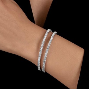 Pulsera de Diamantes Moissanite de Lujo de la Mejor Calidad, Plata 925, Joyería para Bodas y Fiestas para Mujer, Disponible para la Venta - Product Image 2