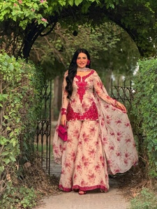 Conjunto de traje Salwar tradicional de georgette para hijas y mujeres con estampado floral digital de Samp Corporation. - Product Image 3