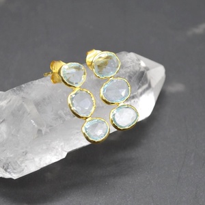 Pendientes colgantes de topacio azul natural hechos a mano, piedra de nacimiento de diciembre, con baño de oro vermeil, nuevo diseño, joyería en venta. - Product Image 2