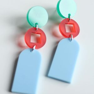 Boucles d'oreilles en résine faites à la main, bijoux uniques et colorés pour femmes, accessoires de mode légers pour les fêtes - Product Image 2