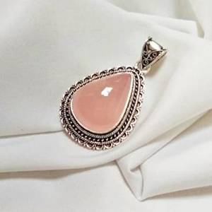 จี้รูปหยดน้ำทำจากโรสควอตซ์ เงินแท้ 925 สร้อยคอพลอยทำมือ ของขวัญสำหรับผู้หญิง เครื่องประดับเพื่อสุขภาพ - Product Image 5