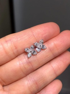 Pendientes de Oro Blanco de 14K con Diamantes Cultivados en Laboratorio en Forma de Trébol, Pendientes Minimalistas con Diamantes en Forma de Flor para Mujer, Joyería Elegante - Product Image 5