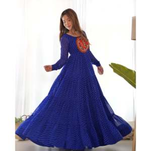 Hermoso Vestido Anarkali con Estampado Laheriya, Tela de Chifón, Silueta en A, Cintura Imperio - Product Image 2