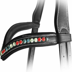 Bandeau de tête de cheval en cuir rembourré de qualité supérieure avec logo personnalisé, orné de cristaux ronds colorés et de pierres brillantes. - Product Image 3
