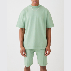 Ensemble deux pièces unisexe personnalisé avec t-shirt tissé épais à motif uni et short, coupe oversize, à manches, séchage rapide pour l'été - Product Image 1