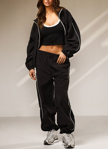 Survêtement 2 pièces tissé noir personnalisé pour femme, style streetwear, avec cordon de serrage, en polyester/coton respirant et écologique, vente en gros - Product Image 2