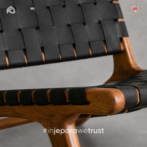 Chaise longue en teck écologique moderne faite à la main de qualité supérieure, avec revêtement en cuir tressé noir, pour salon, hôtellerie, résidence - Product Image 2