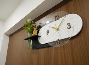 Reloj de Pared Moderno Ovalado de Cuarzo Analógico con Batería y Estante de 24 cm x 57 cm para Colgar en la Sala de Estar o el Dormitorio - Product Image 6