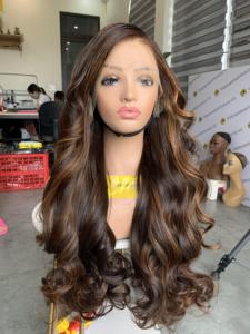 Vente en gros Tendance Ondulée Remy Extension de Cheveux Dentelle Foncé HD Lace.3 Ton Trame Unique Perruque Vietnamienne - Product Image 2